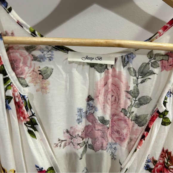 Pink and White Floral Blouse with Ruffle Details Plus Size - Picture 5 of 9